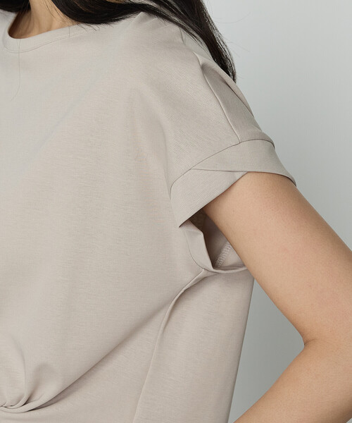 K.T KIYOKO TAKASE（キヨコタカセ）の「コットン強撚ポンチ デザインタックシャツ（Tシャツ/カットソー・レディース・ブラウン/ホワイト/ベージュ/ロイヤルブルー/ブラック/ネイビー・9号/11号）」の8枚目の写真