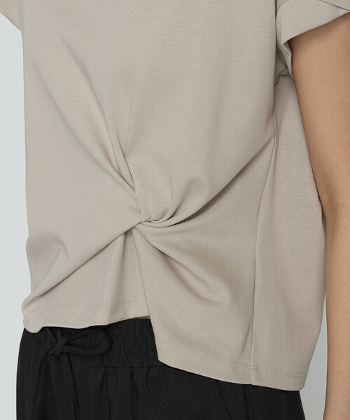 K.T KIYOKO TAKASE（キヨコタカセ）の「コットン強撚ポンチ デザインタックシャツ（Tシャツ/カットソー・レディース・ブラウン/ホワイト/ベージュ/ロイヤルブルー/ブラック/ネイビー・9号/11号）」の9枚目の写真