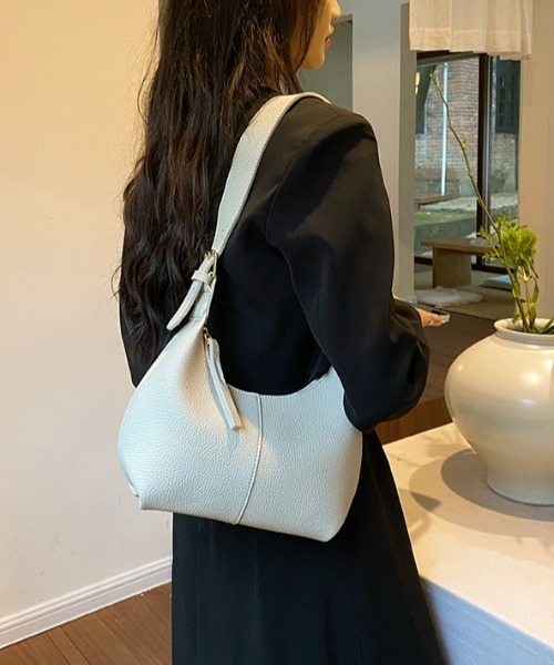 mebole(メボレ)の「daily color shoulder bag(ショルダーバッグ・レディース・ブラック/ベージュ/ホワイト・FREE)」の4枚目の写真