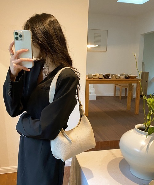 mebole(メボレ)の「daily color shoulder bag(ショルダーバッグ・レディース・ブラック/ベージュ/ホワイト・FREE)」の5枚目の写真