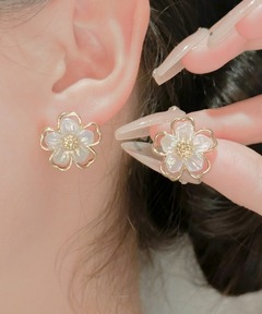 蝶のイヤリング オオムラサキ蝶スワロフスキーイヤリング / 千葉県船橋市 | セゾンの