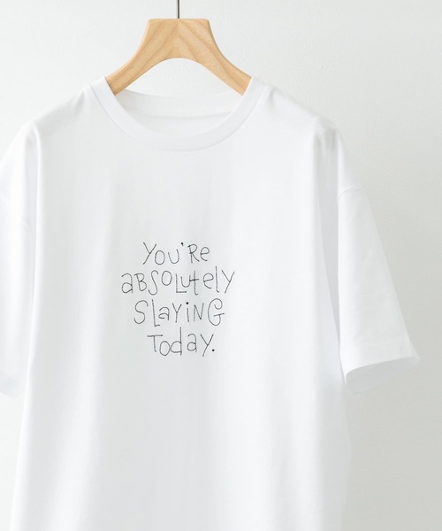 ITEMS URBANRESEARCH（アイテムズ アーバンリサーチ）の「レタード刺繍Tシャツ slaying today（Tシャツ/カットソー・メンズ・チャコールグレー/ブラック/ホワイト・LARGE/MEDIUM）」の13枚目の写真
