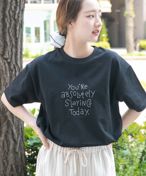ITEMS URBANRESEARCH（アイテムズ アーバンリサーチ）の「レタード刺繍Tシャツ slaying today（Tシャツ/カットソー・メンズ・チャコールグレー/ブラック/ホワイト・LARGE/MEDIUM）」の14枚目の写真