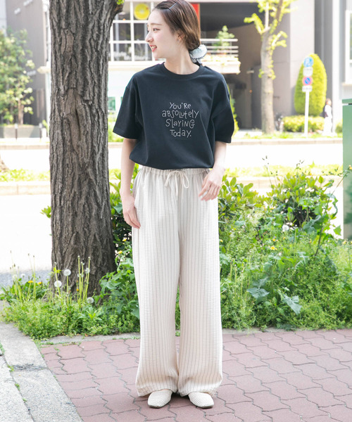 ITEMS URBANRESEARCH（アイテムズ アーバンリサーチ）の「レタード刺繍Tシャツ slaying today（Tシャツ/カットソー・メンズ・チャコールグレー/ブラック/ホワイト・LARGE/MEDIUM）」の17枚目の写真