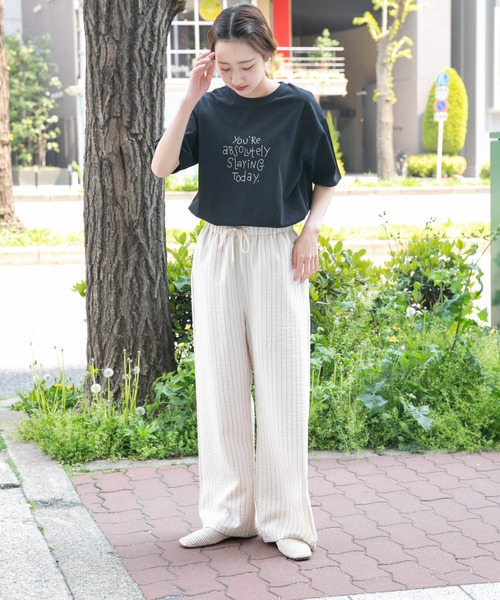 ITEMS URBANRESEARCH（アイテムズ アーバンリサーチ）の「レタード刺繍Tシャツ slaying today（Tシャツ/カットソー・メンズ・チャコールグレー/ブラック/ホワイト・LARGE/MEDIUM）」の18枚目の写真