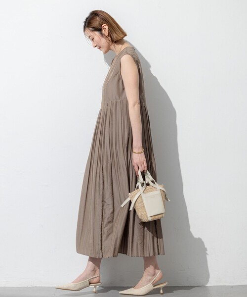 23区 L(ニジュウサンクオオキイサイズ)の「【洗える】プリーツコンビ ワンピース(ワンピース・レディース・ネイビー系/ブラウン系・44/50)」の3枚目の写真