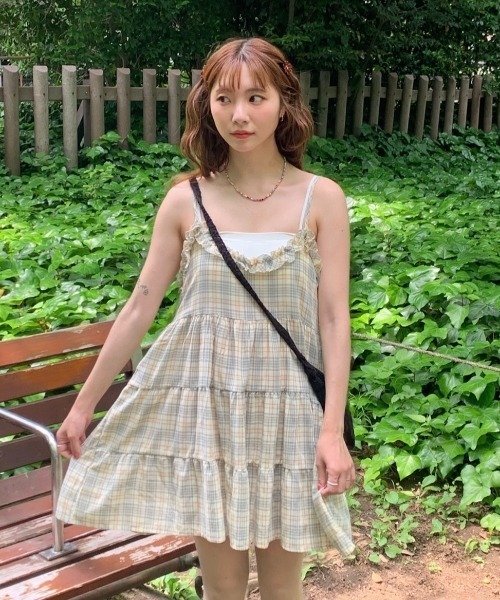 Teem Store(チームストア)の「【春夏新作】チェックフリルティアードキャミミニワンピース ストラップ調整可能 レイヤード着(ワンピース・レディース・ピンク/イエロー・F)」の20枚目の写真
