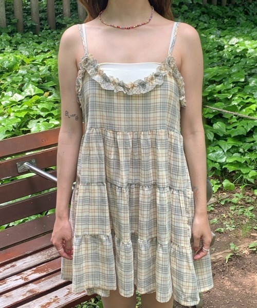 Teem Store(チームストア)の「【春夏新作】チェックフリルティアードキャミミニワンピース ストラップ調整可能 レイヤード着(ワンピース・レディース・ピンク/イエロー・F)」の12枚目の写真