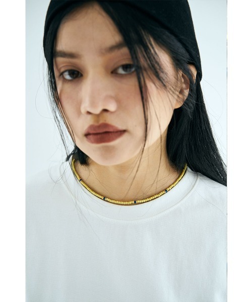 marjour(マージュール)の「SYNTHETIC STONE COLOR NECKLACE(ネックレス・レディース・イエロー/ブルー・FREE)」の4枚目の写真