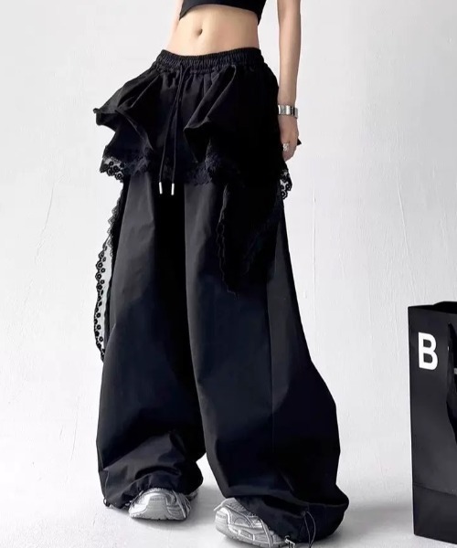 MONO8(モノハチ)の「フリル&レースレイヤードワイドパンツ(その他パンツ・レディース・ホワイト/ブラック・M)」の11枚目の写真