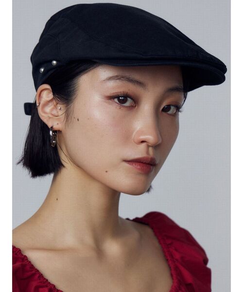 EMODA（エモダ）の「スタッズベルトハンチングキャップ（ハンチング/ベレー帽・レディース・ブラック/グレー・FREE）」の2枚目の写真