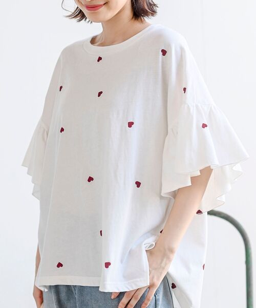 rps(アールピーエス)の「フレアースリーブ刺繍Tシャツ(Tシャツ/カットソー・レディース・ホワイト系その他3/ブラック/オフホワイト/ホワイト系その他2・フリー)」の2枚目の写真