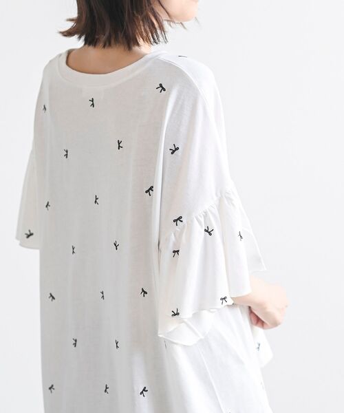 rps(アールピーエス)の「フレアースリーブ刺繍Tシャツ(Tシャツ/カットソー・レディース・ホワイト系その他3/ブラック/オフホワイト/ホワイト系その他2・フリー)」の14枚目の写真