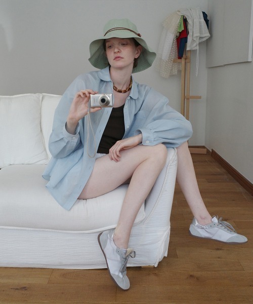 clor(クロル)の「OVERFIT STRIPE SHIRT(シャツ/ブラウス・レディース・ホワイト/ライトブルー・S/M)」の1枚目の写真