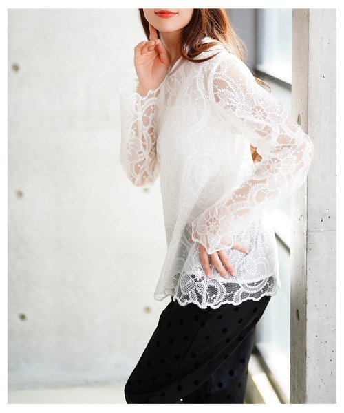 Sawa a la mode(サワアラモード)の「花柄レースレイヤードカットソー(Tシャツ/カットソー・レディース・ホワイト/ブラック・FREE)」の5枚目の写真