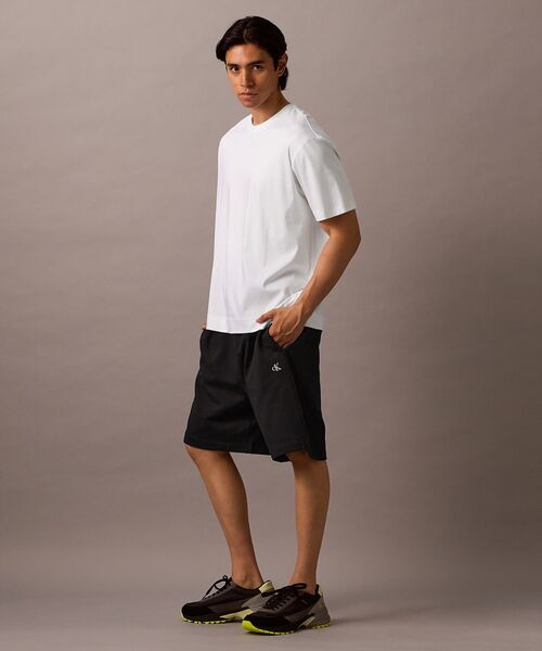 Calvin Klein(カルバン・クライン)の「【ユニセックス】ショートスリーブ クルーネックTシャツ(Tシャツ/カットソー・メンズ・ホワイト/ブラック・L/M/S/XS)」の5枚目の写真