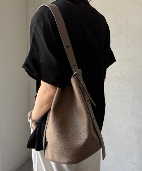 DouDou（ドゥドゥ）の「ショルダーバッグ（ショルダーバッグ・レディース・ブラック/グレイッシュベージュ/キャメル・FREE）」の3枚目の写真