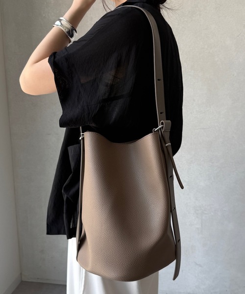 DouDou（ドゥドゥ）の「ショルダーバッグ（ショルダーバッグ・レディース・ブラック/グレイッシュベージュ/キャメル・FREE）」の8枚目の写真