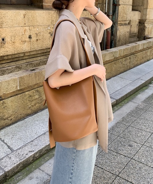 DouDou（ドゥドゥ）の「ショルダーバッグ（ショルダーバッグ・レディース・ブラック/グレイッシュベージュ/キャメル・FREE）」の11枚目の写真