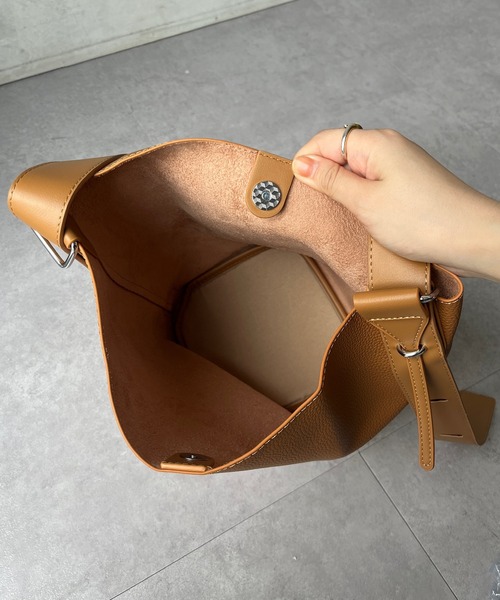 DouDou（ドゥドゥ）の「ショルダーバッグ（ショルダーバッグ・レディース・ブラック/グレイッシュベージュ/キャメル・FREE）」の18枚目の写真