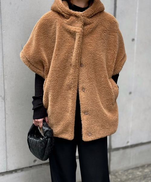 スタンドフーディ―ファーポンチョ（ポンチョ）｜Emma Taylor（エマ