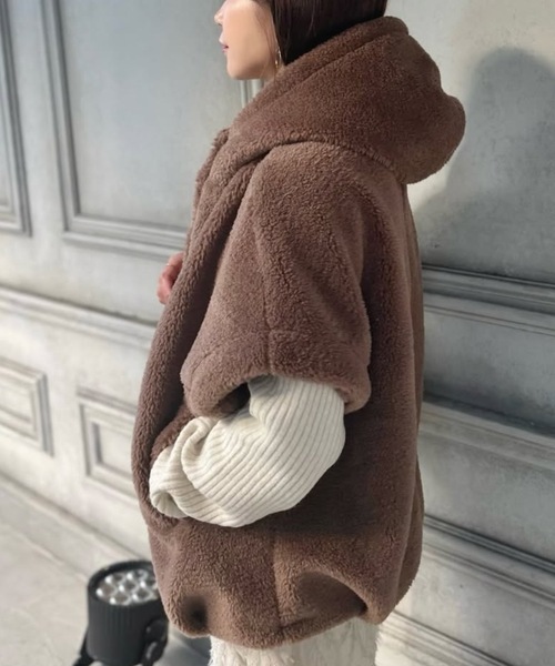 スタンドフーディ―ファーポンチョ（ポンチョ）｜Emma Taylor（エマ