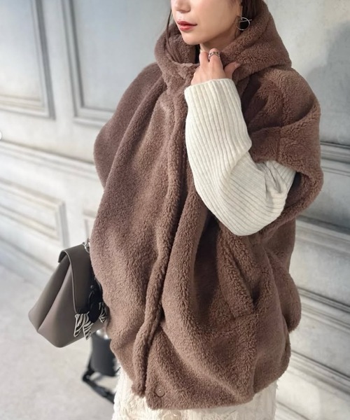 スタンドフーディ―ファーポンチョ（ポンチョ）｜Emma Taylor（エマ