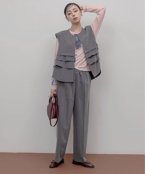 Eimee Law(エイミーロウ)の「ティアードミニフリル ジレ&パンツ セットアップ(セットアップ・レディース・ダークグレー/ネイビー/ブラック・FREE)」の11枚目の写真