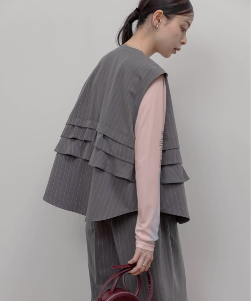 Eimee Law(エイミーロウ)の「ティアードミニフリル ジレ&パンツ セットアップ(セットアップ・レディース・ダークグレー/ネイビー/ブラック・FREE)」の18枚目の写真