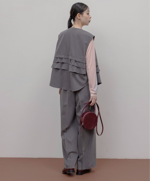 Eimee Law(エイミーロウ)の「ティアードミニフリル ジレ&パンツ セットアップ(セットアップ・レディース・ダークグレー/ネイビー/ブラック・FREE)」の12枚目の写真