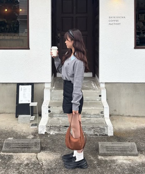 solleim（ソルレム）の「ワンポイント刺繍レイヤード襟付きポロニット