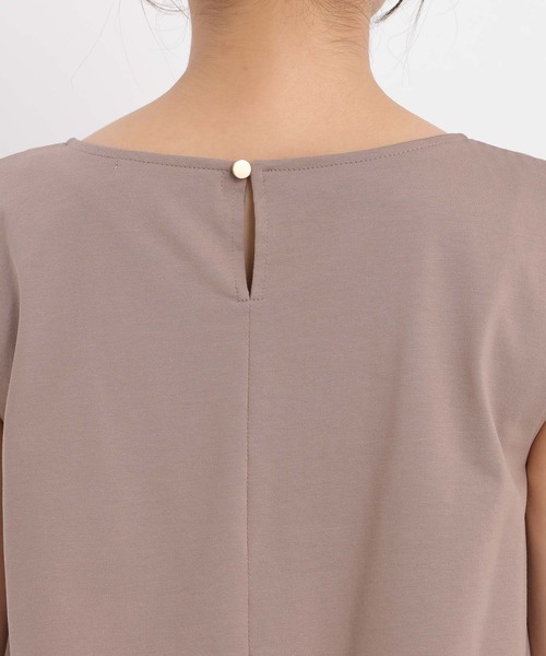 Andemiu(アンデミュウ)の「カットバルーンノースリーブ579074(Tシャツ/カットソー・レディース・モカ/オフホワイト/ブラック・FREE)」の8枚目の写真