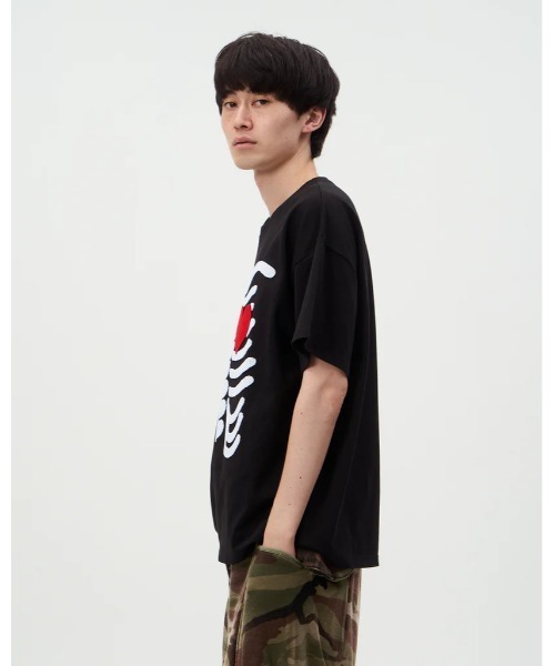 DISCOVERED(ディスカバード)の「DISCOVERED BRUSH BONE&HEART TEE(Tシャツ/カットソー・メンズ・ホワイト/ブラック・1/3)」の11枚目の写真