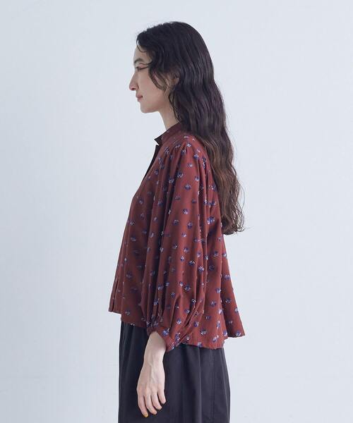 conges payes ADIEU TRISTESSE(コンジェ ペイエ アデュートリステス)の「フラワージャカードブラウス(シャツ/ブラウス・レディース・ブラウン系その他/グレー系その他・38)」の8枚目の写真