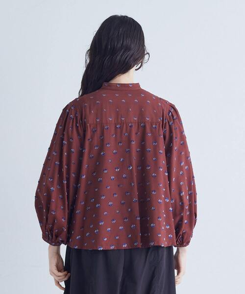 conges payes ADIEU TRISTESSE(コンジェ ペイエ アデュートリステス)の「フラワージャカードブラウス(シャツ/ブラウス・レディース・ブラウン系その他/グレー系その他・38)」の9枚目の写真