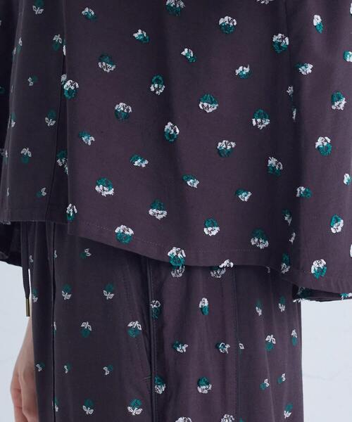 conges payes ADIEU TRISTESSE(コンジェ ペイエ アデュートリステス)の「フラワージャカードブラウス(シャツ/ブラウス・レディース・ブラウン系その他/グレー系その他・38)」の21枚目の写真