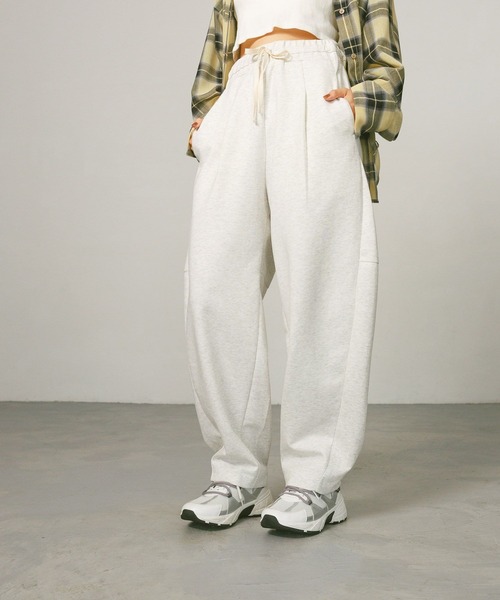 BAYFLOW（ベイフロー）の「ポンチコクーンパンツ（その他パンツ・レディース・グレー/オートミール/チャコール/ブラウン・FREE）」の4枚目の写真