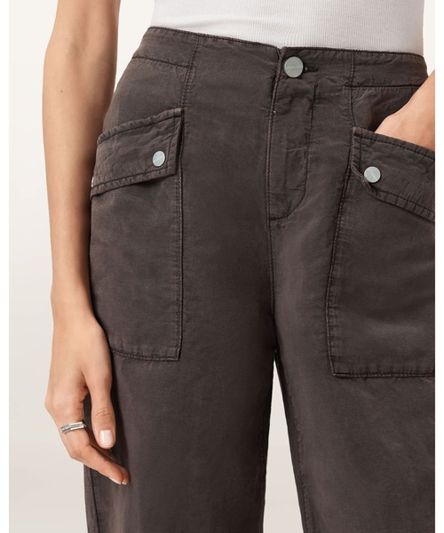ALLSAINTS（オールセインツ）の「VAL CARGO LINEN BLEND TROUSERS | VAL カーゴ リネン ブレンド トラウザー（カーゴパンツ・レディース・ダークブラウン・4/6/8/10）」の5枚目の写真