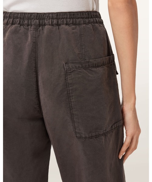 ALLSAINTS（オールセインツ）の「VAL CARGO LINEN BLEND TROUSERS | VAL カーゴ リネン ブレンド トラウザー（カーゴパンツ・レディース・ダークブラウン・4/6/8/10）」の7枚目の写真