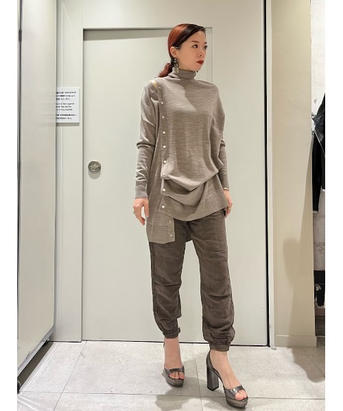 ALLSAINTS（オールセインツ）の「VAL CARGO LINEN BLEND TROUSERS | VAL カーゴ リネン ブレンド トラウザー（カーゴパンツ・レディース・ダークブラウン・4/6/8/10）」の10枚目の写真