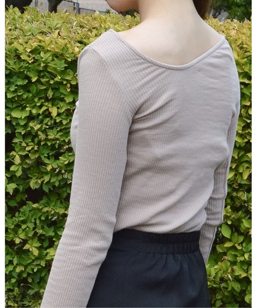 spiritoso(スピリトーゾ)の「【spiritoso】長袖テレコ アシメネック トップス(Tシャツ/カットソー・レディース・ダークブラウン/グリーン/レンガ/ベージュ/パープル/ブラック/サックスブルー/オフホワイト・MEDIUM)」の19枚目の写真