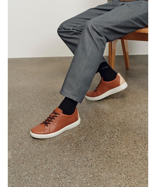 ECCO(エコー)の「シンプル上質 CLASSIC SNEAKER 本革スニーカー 軽量 高品質レザー(スニーカー・レディース・ブラウン・40/41/42/43)」の4枚目の写真