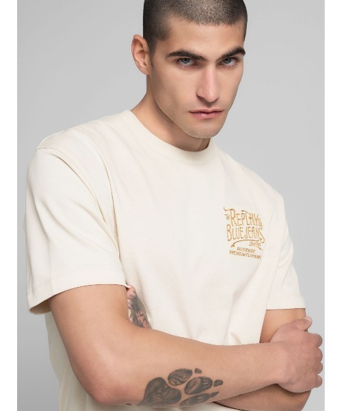 REPLAY（リプレイ）の「リラックスフィット 刺繍入りジャージークルーネックTシャツ（Tシャツ/カットソー・メンズ・ダークブルー/アイボリー・X-LARGE/LARGE/MEDIUM/SMALL）」の6枚目の写真