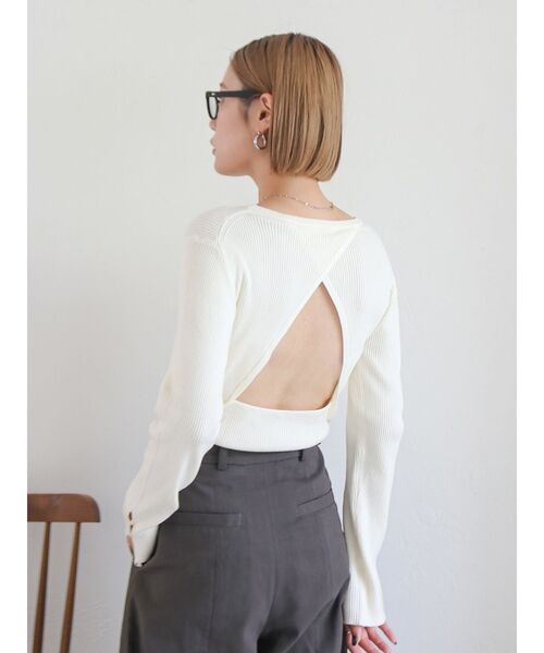 Ungrid（アングリッド）の「バックデザインニット（ニット/セーター・レディース・オフホワイト/ブラック/グリーン・FREE）」の4枚目の写真