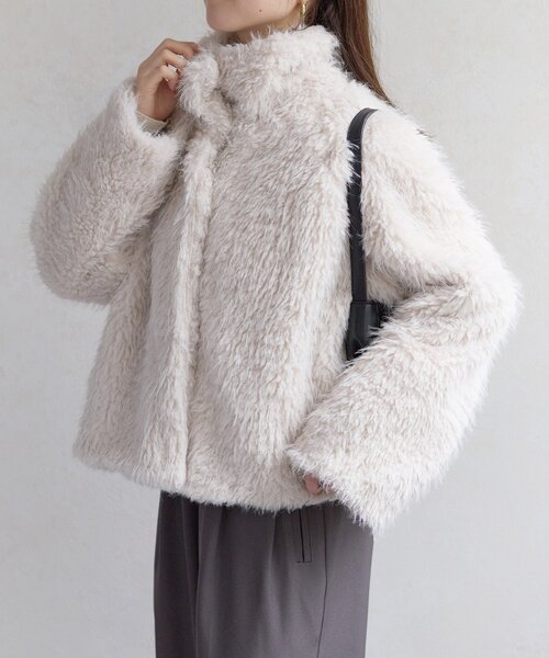 Thevon(ゼボン)の「MIXファースタンドブルゾン(ブルゾン・レディース・チャコールグレー/オフホワイト/グレイッシュベージュ・FREE)」の2枚目の写真