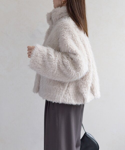 Thevon(ゼボン)の「MIXファースタンドブルゾン(ブルゾン・レディース・チャコールグレー/オフホワイト/グレイッシュベージュ・FREE)」の6枚目の写真