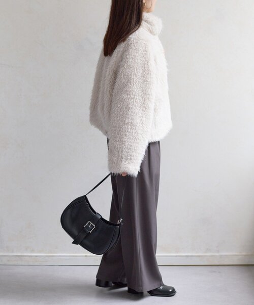 Thevon(ゼボン)の「MIXファースタンドブルゾン(ブルゾン・レディース・チャコールグレー/オフホワイト/グレイッシュベージュ・FREE)」の11枚目の写真