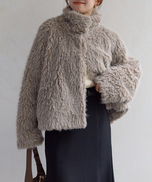 Thevon(ゼボン)の「MIXファースタンドブルゾン(ブルゾン・レディース・チャコールグレー/オフホワイト/グレイッシュベージュ・FREE)」の22枚目の写真