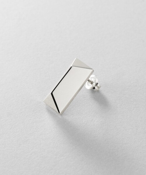 COCOSHNIK ONKITSCH（ココシュニックオンキッチュ）の「シルバー ロングピラミッド スタッドピアス（ピアス（両耳用）・レディース・シルバー・00）」の3枚目の写真