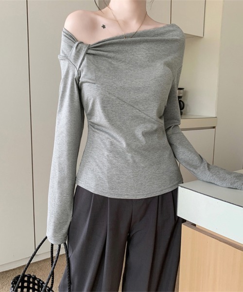 ReRe(リリ)の「ツイストネックオフショルトップス(Tシャツ/カットソー・レディース・ブルー/グレー/ブラック/ピンク/オフホワイト・FREE)」の9枚目の写真